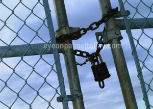 Residents riled when cars are locked in at Coral Reef Park
